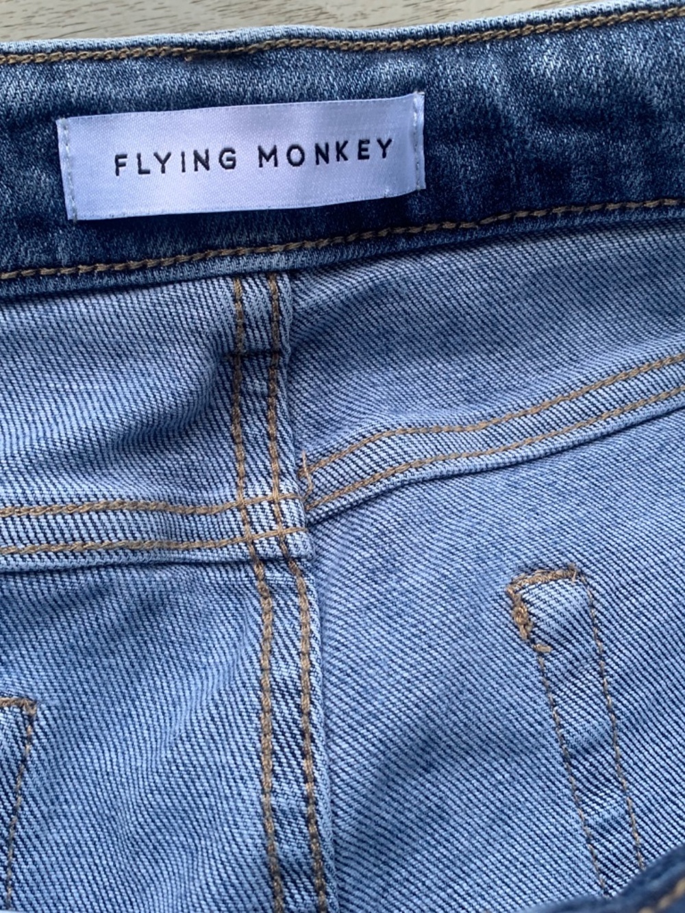 Flying monkey flares 29 - Picture 2 of 4
